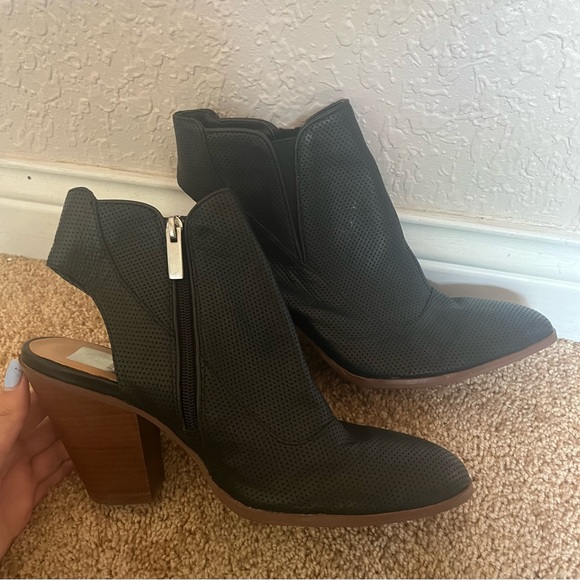 Dolce Vita Leather Hartley Stacked Heel OPen Heel Bootie Black - Picture 2 of 5